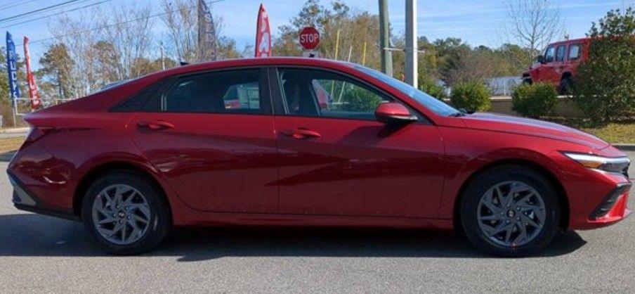 new 2025 Hyundai Elantra car, priced at $26,314