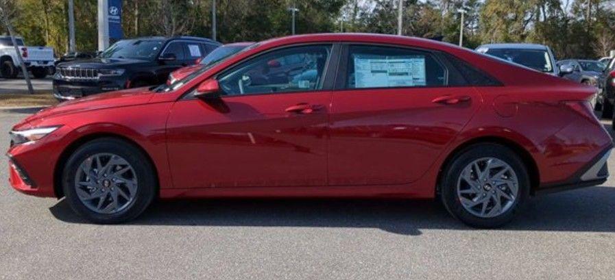 new 2025 Hyundai Elantra car, priced at $26,314