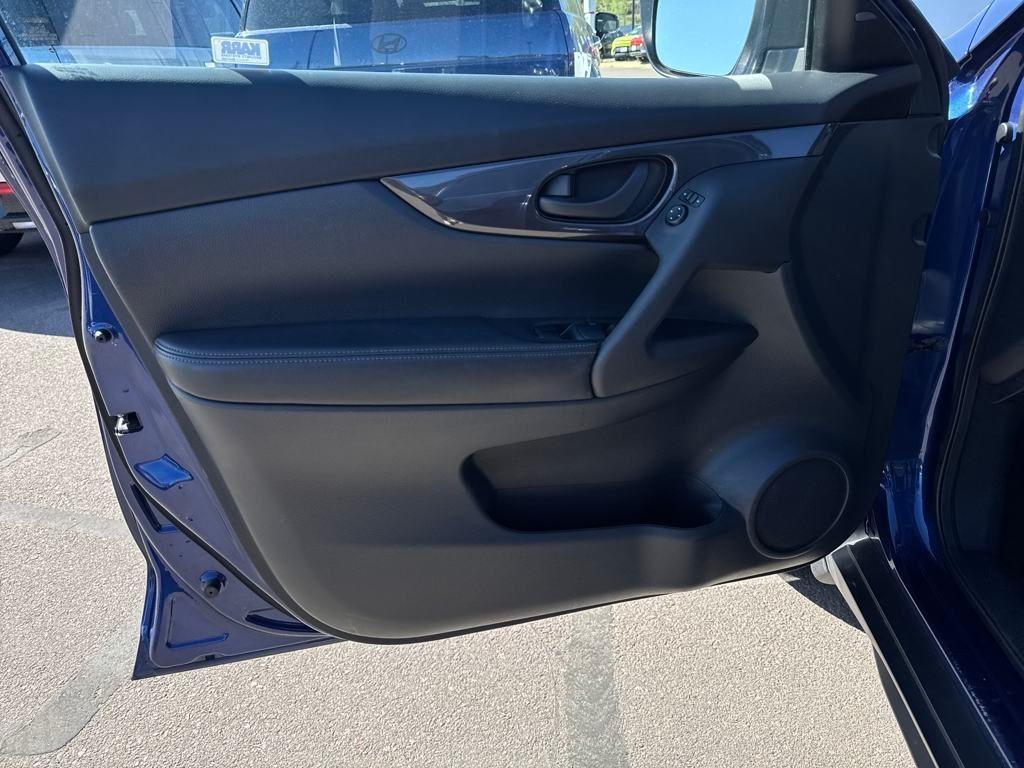 used 2019 Nissan Rogue car, priced at $17,689