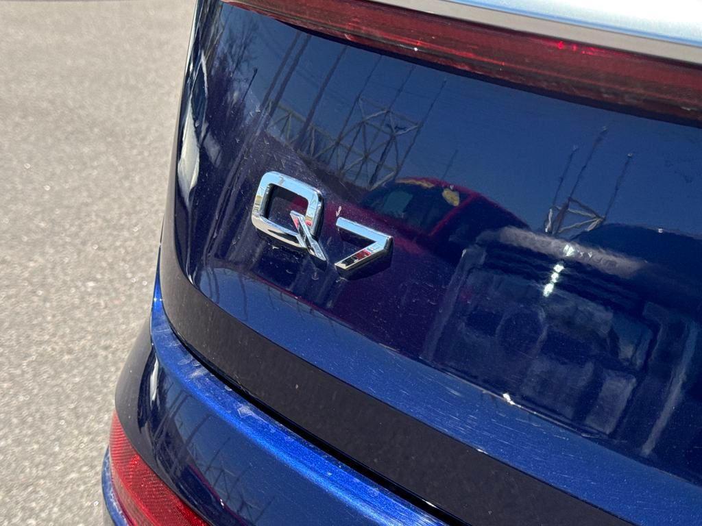 used 2024 Audi Q7 car, priced at $47,394