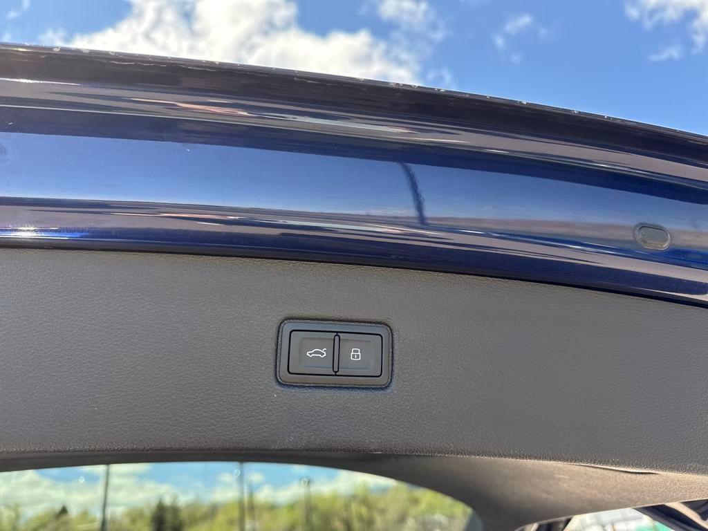 used 2024 Audi Q7 car, priced at $47,394