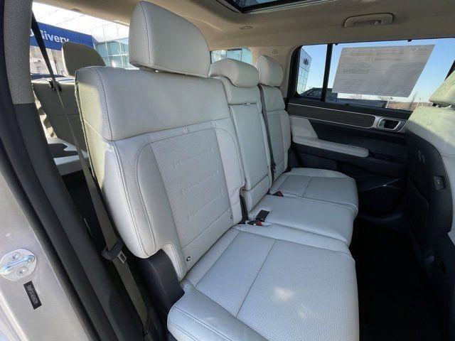 new 2025 Hyundai SANTA FE HEV car, priced at $50,269