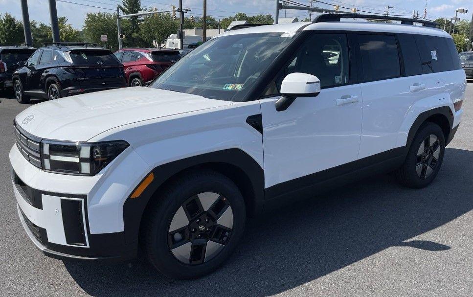 new 2025 Hyundai Santa Fe HEV car, priced at $41,269