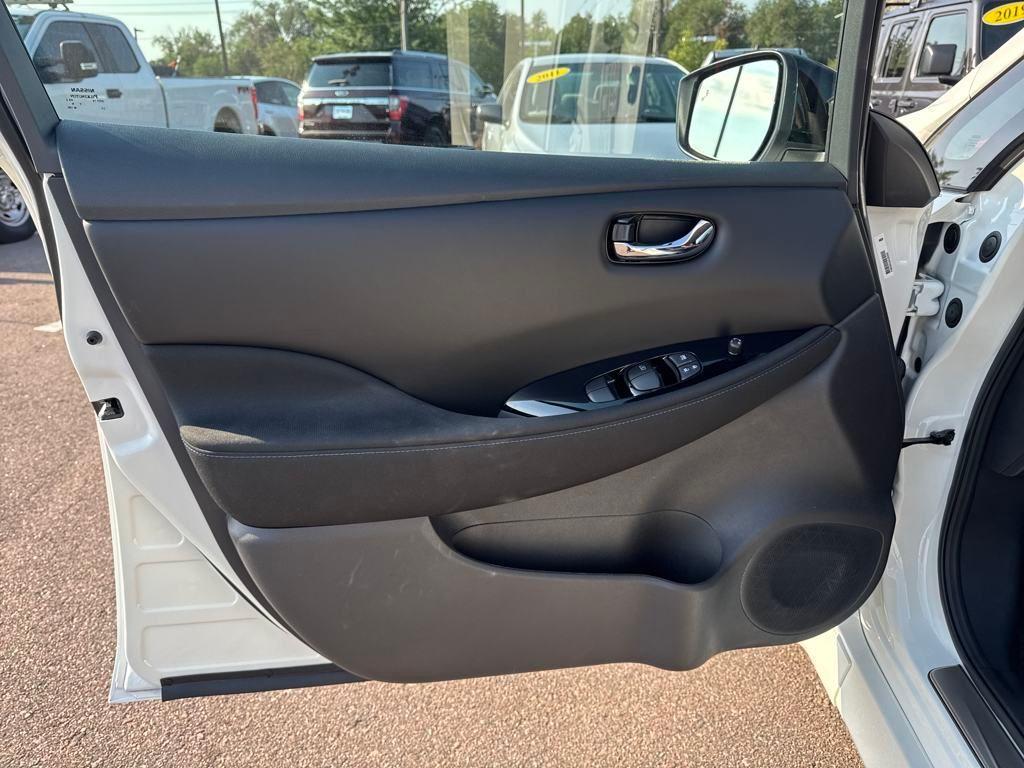 used 2025 Nissan Leaf car, priced at $21,886