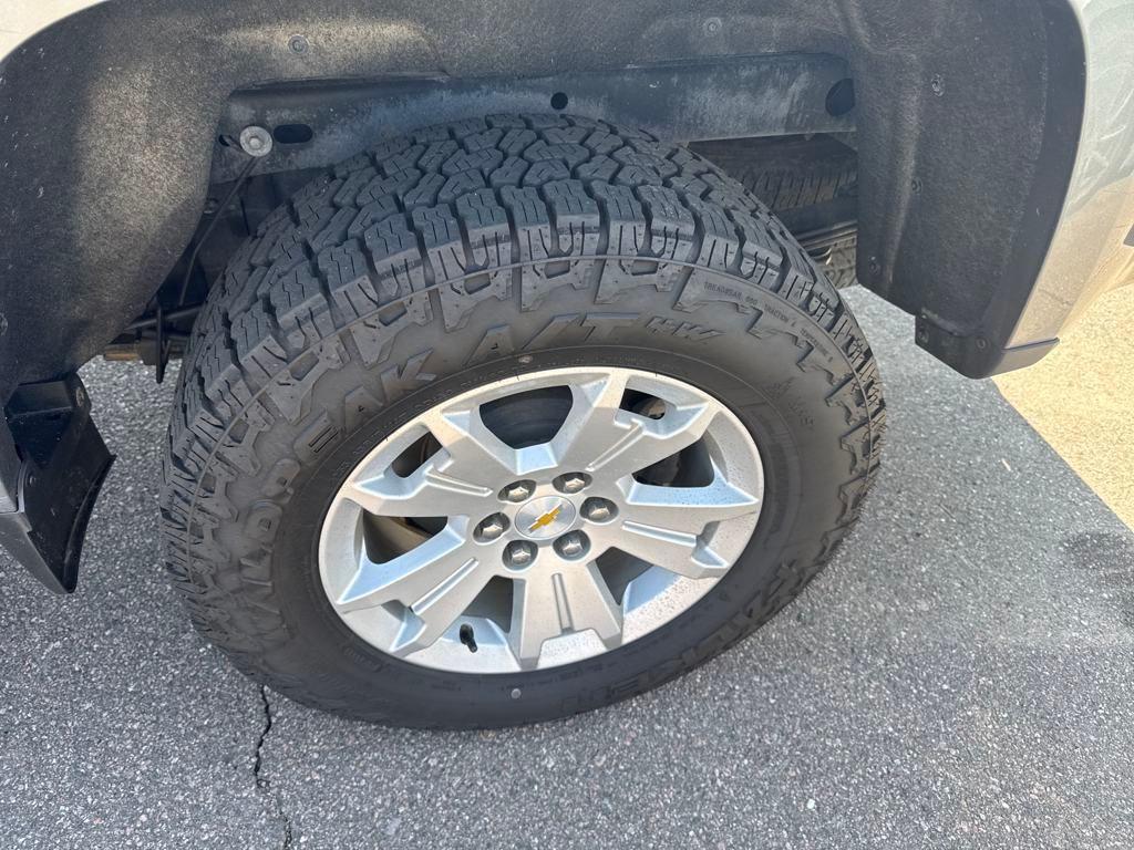 used 2022 Chevrolet Colorado car, priced at $28,992