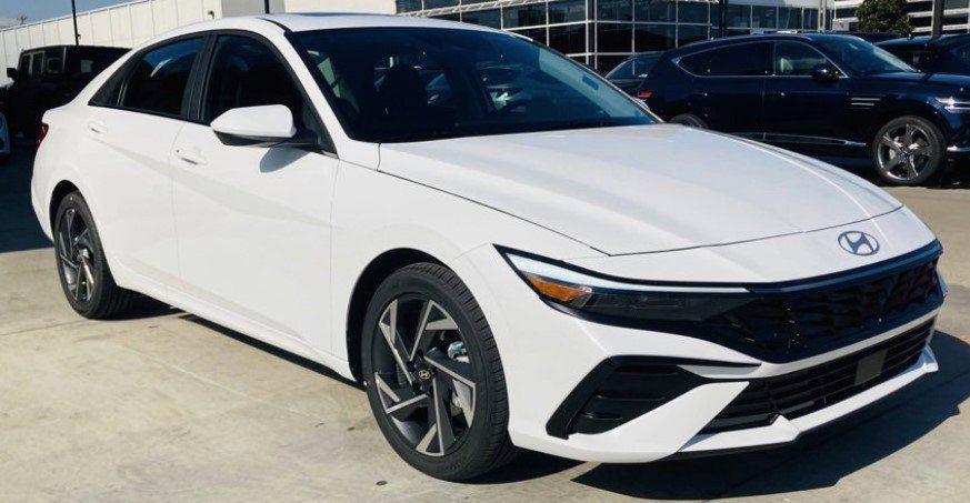 new 2024 Hyundai Elantra car, priced at $27,510