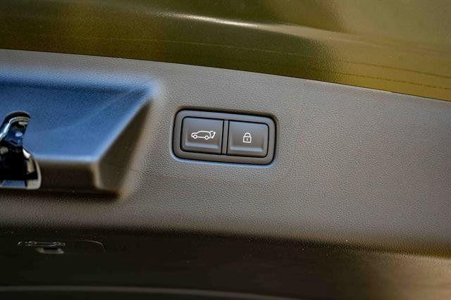 new 2025 Hyundai SANTA FE HEV car, priced at $53,809