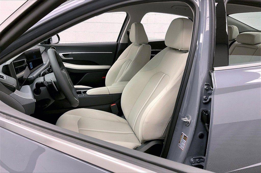 new 2024 Hyundai Sonata car, priced at $29,205