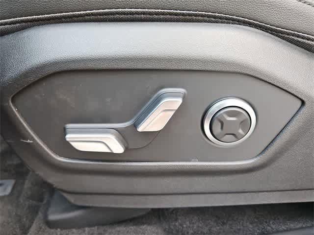 new 2025 Hyundai SANTA FE HEV car, priced at $47,925