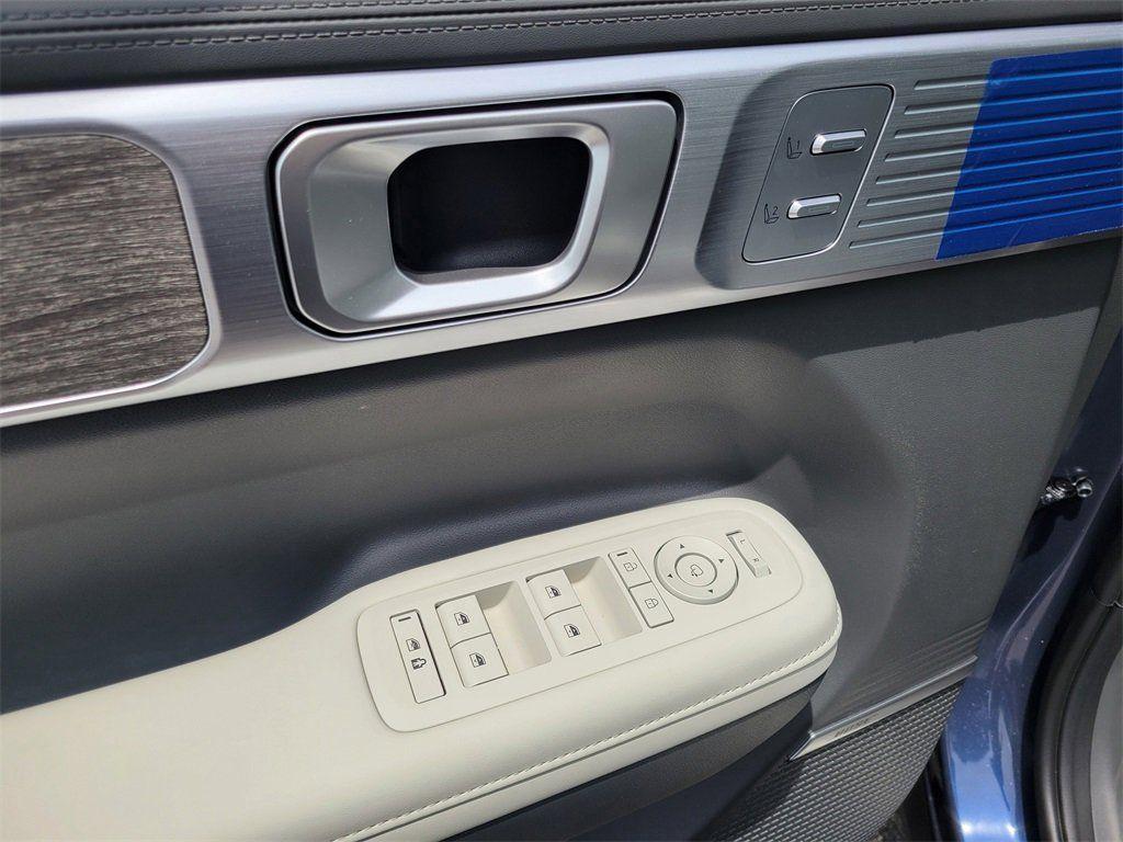 new 2025 Hyundai SANTA FE HEV car, priced at $52,813