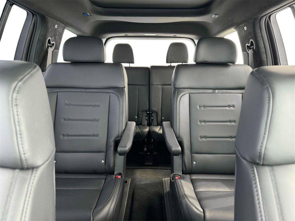 new 2025 Hyundai Santa Fe car, priced at $52,078
