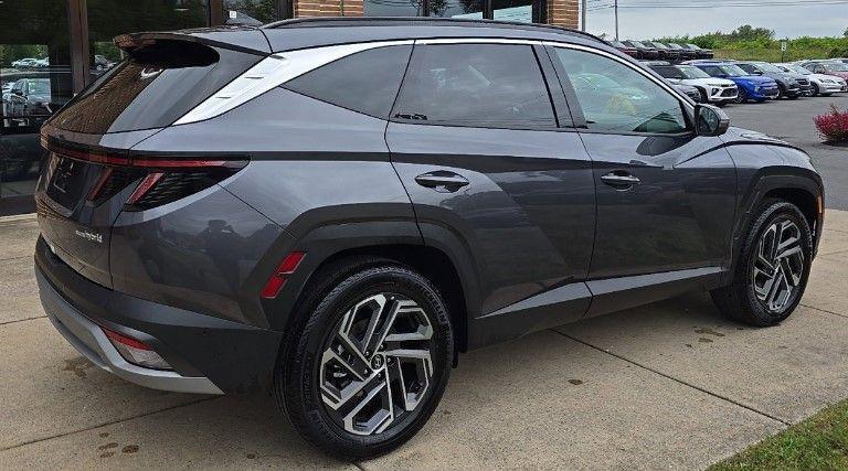 new 2025 Hyundai TUCSON Hybrid car, priced at $44,069