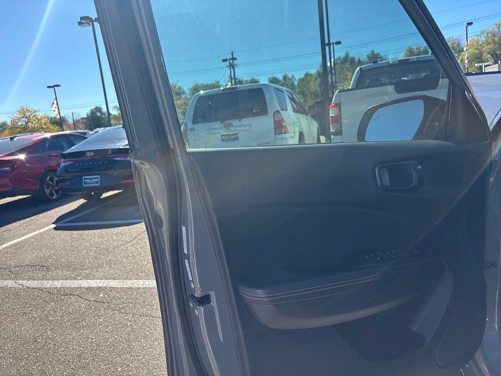 used 2022 Hyundai Venue car, priced at $17,989