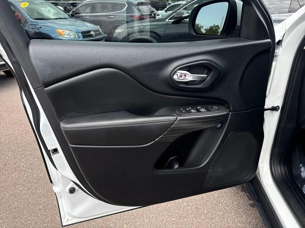 used 2017 Jeep Cherokee car, priced at $14,689