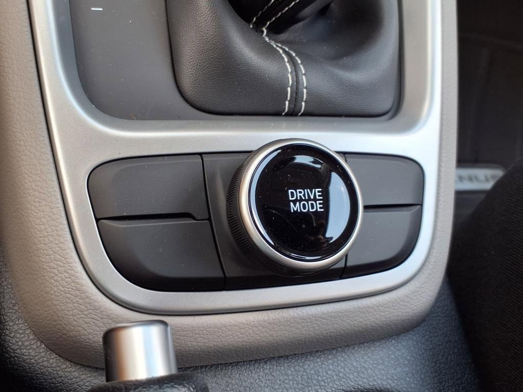 new 2025 Hyundai Venue car, priced at $25,524