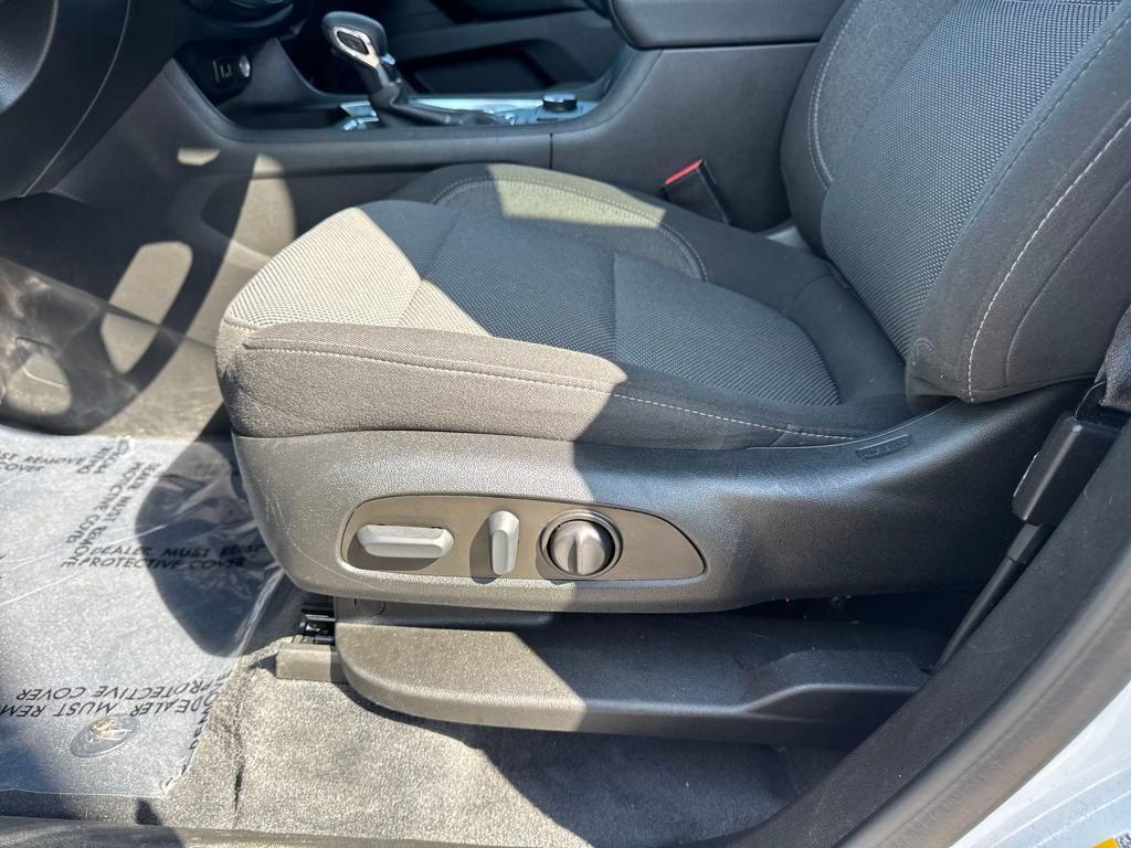 used 2023 Chevrolet Traverse car, priced at $28,489