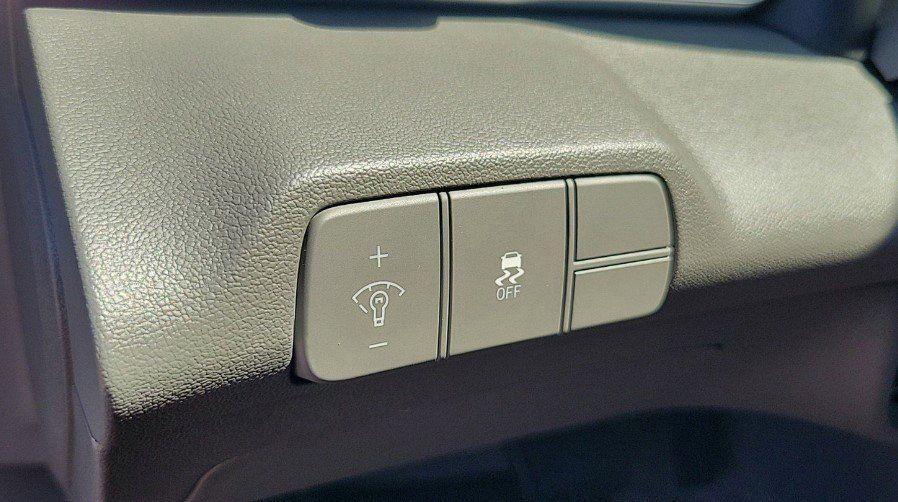 new 2025 Hyundai Elantra car, priced at $25,990