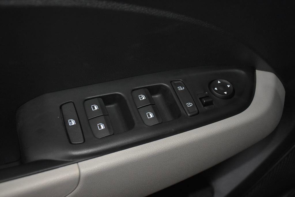 new 2025 Hyundai Venue car, priced at $25,024