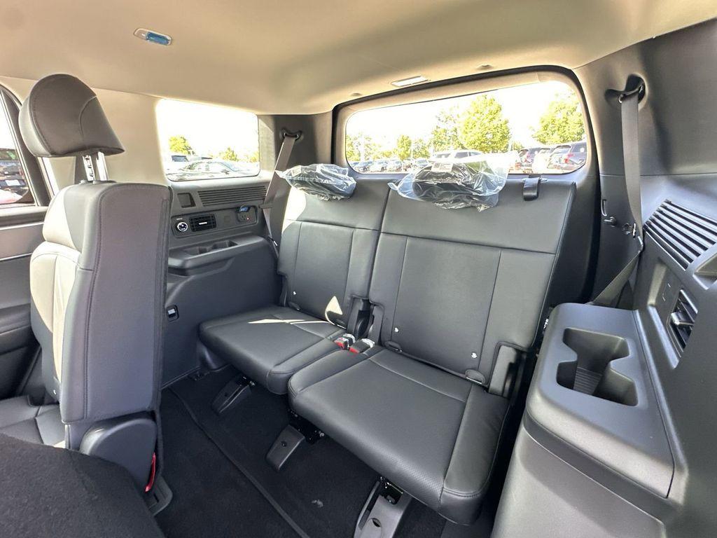 new 2025 Hyundai Santa Fe car, priced at $40,075