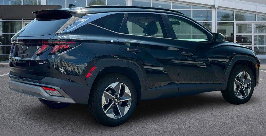 new 2025 Hyundai Tucson car, priced at $32,495