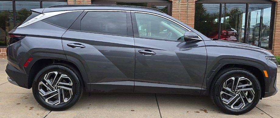 new 2025 Hyundai TUCSON Hybrid car, priced at $43,544