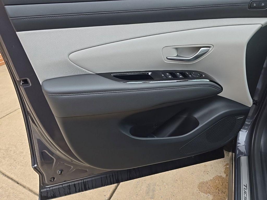 new 2025 Hyundai TUCSON Hybrid car, priced at $43,544