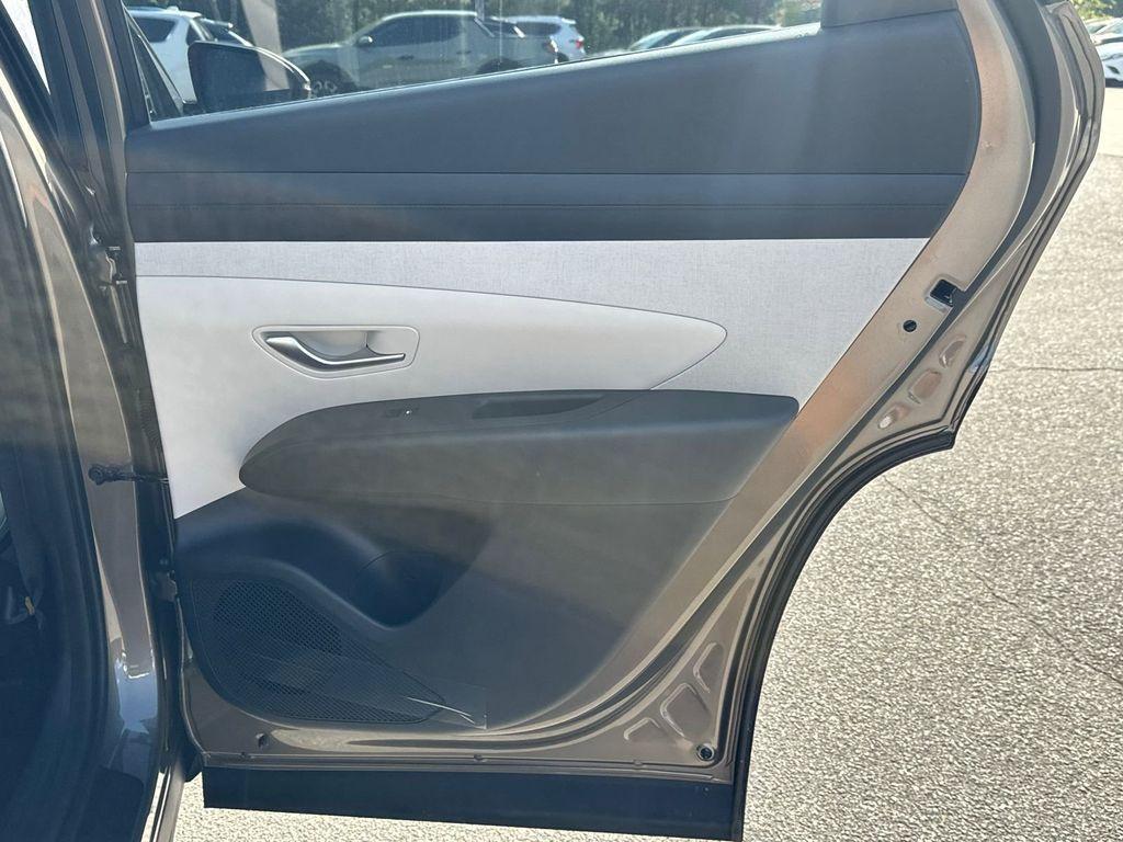 new 2025 Hyundai TUCSON Hybrid car, priced at $39,244
