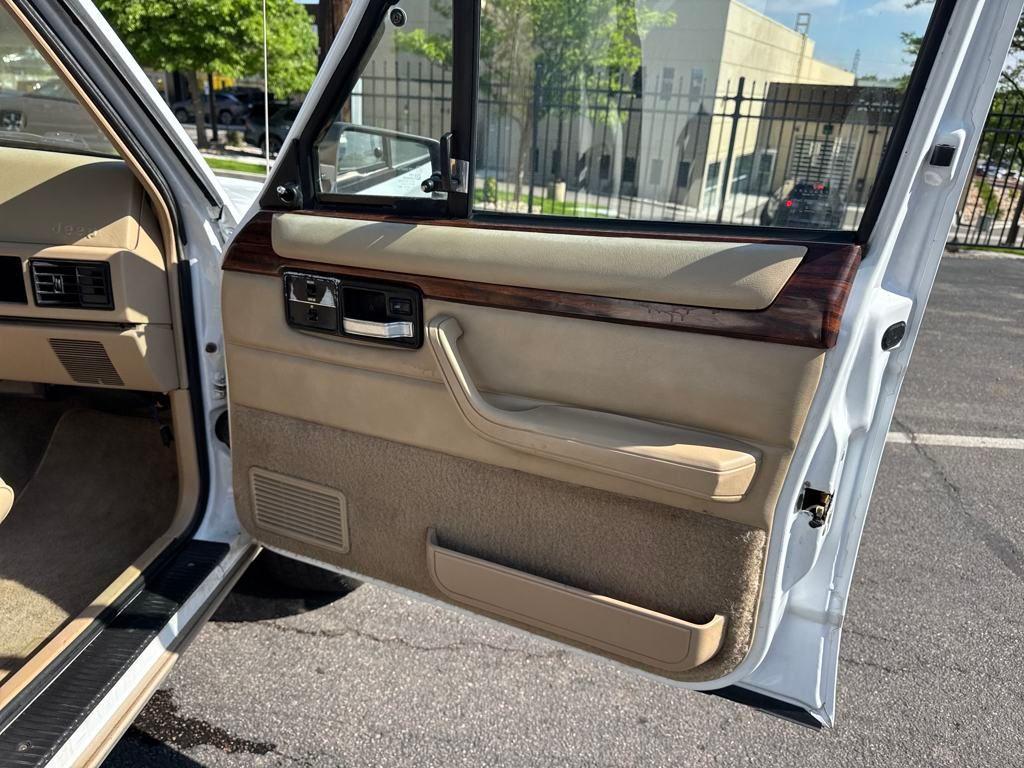 used 1993 Jeep Cherokee car, priced at $3,277