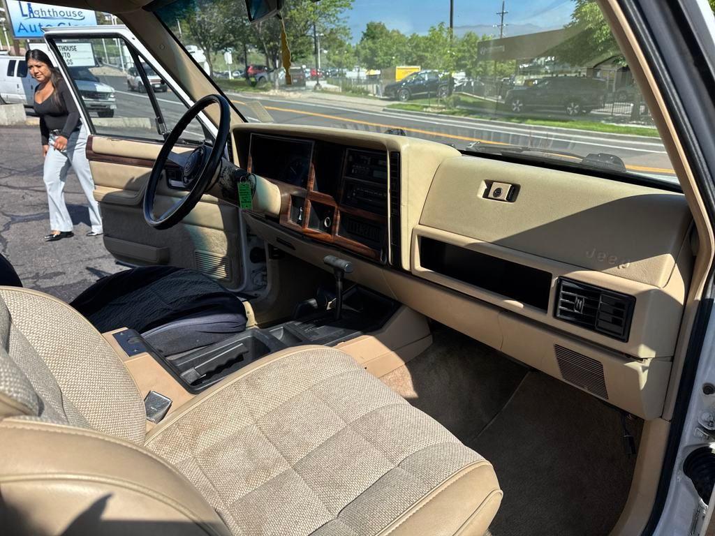 used 1993 Jeep Cherokee car, priced at $3,177
