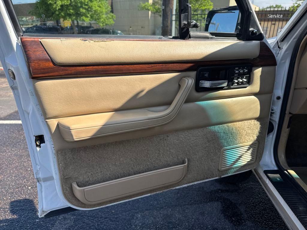 used 1993 Jeep Cherokee car, priced at $3,277