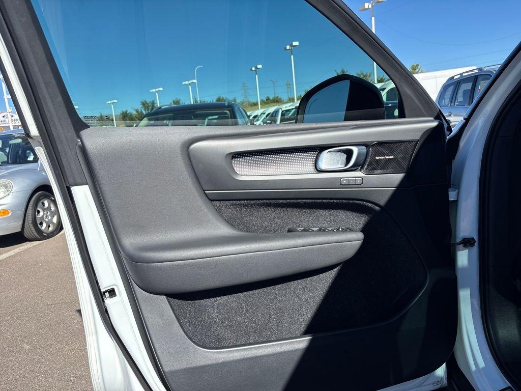 used 2019 Volvo XC40 car, priced at $18,993