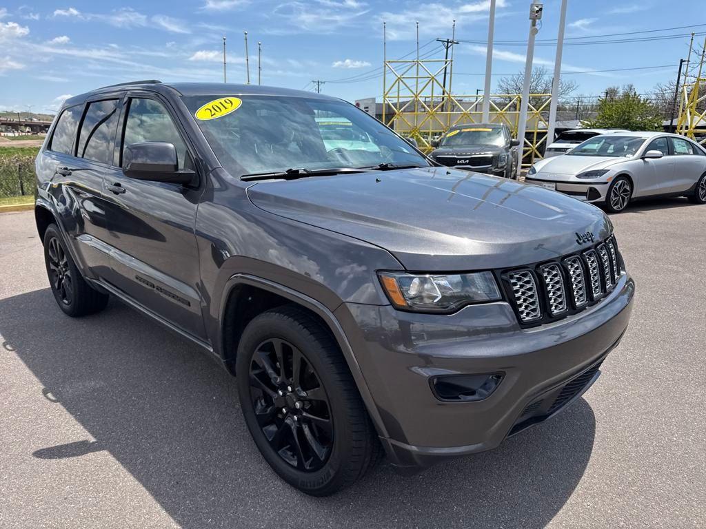used 2019 Jeep Grand Cherokee car, priced at $19,489