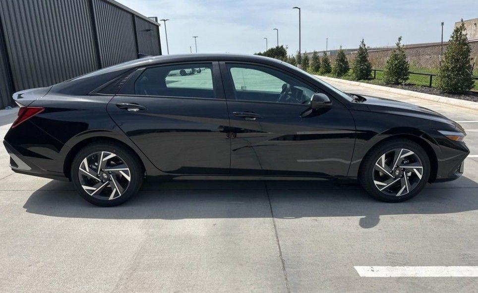 new 2025 Hyundai Elantra car, priced at $25,809
