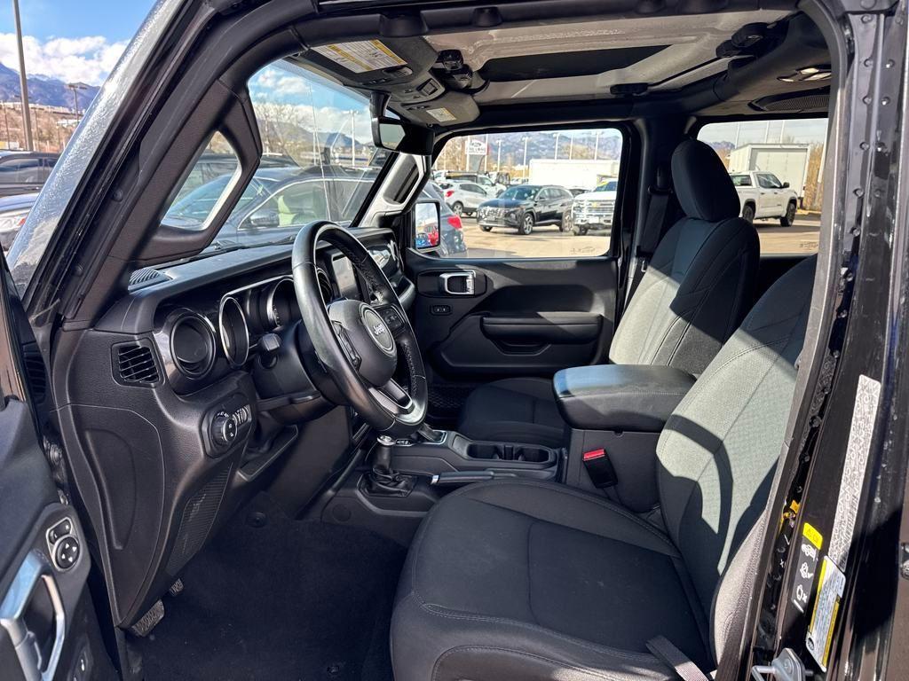 used 2022 Jeep Gladiator car, priced at $28,386