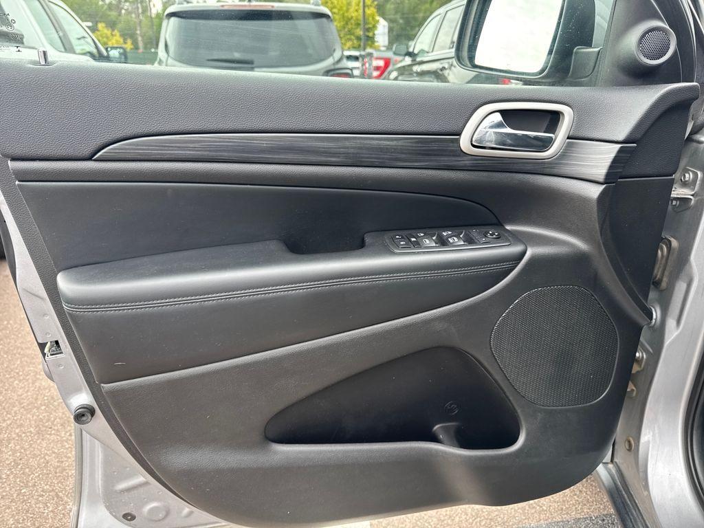 used 2020 Jeep Grand Cherokee car, priced at $19,289