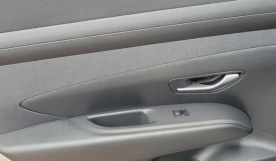 new 2025 Hyundai TUCSON Hybrid car, priced at $39,519