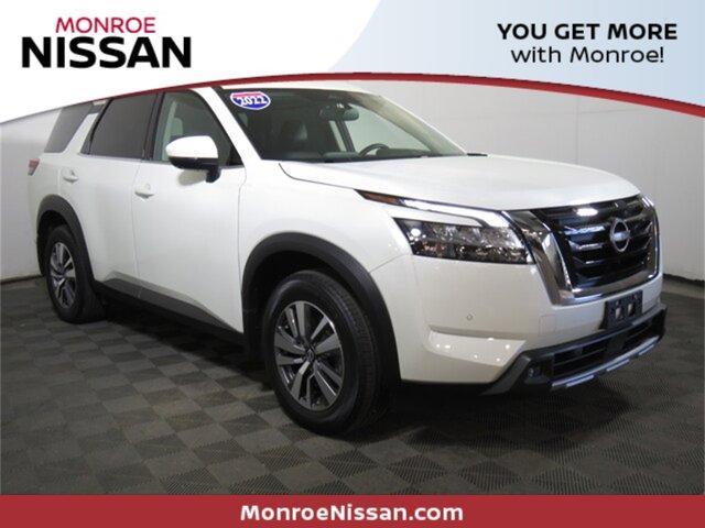 used 2022 Nissan Pathfinder car, priced at $35,980