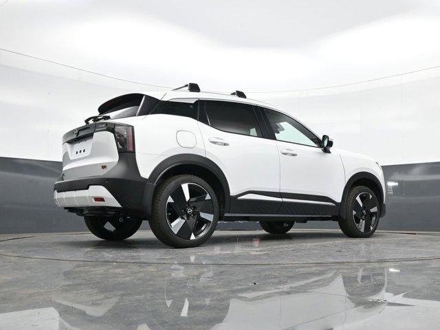 new 2025 Nissan Kicks car, priced at $28,118