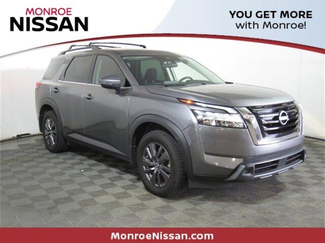 used 2022 Nissan Pathfinder car, priced at $24,997