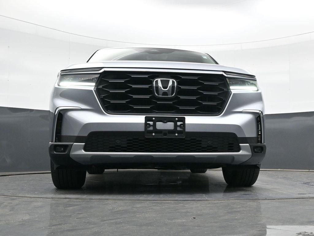 used 2025 Honda Pilot car, priced at $39,190