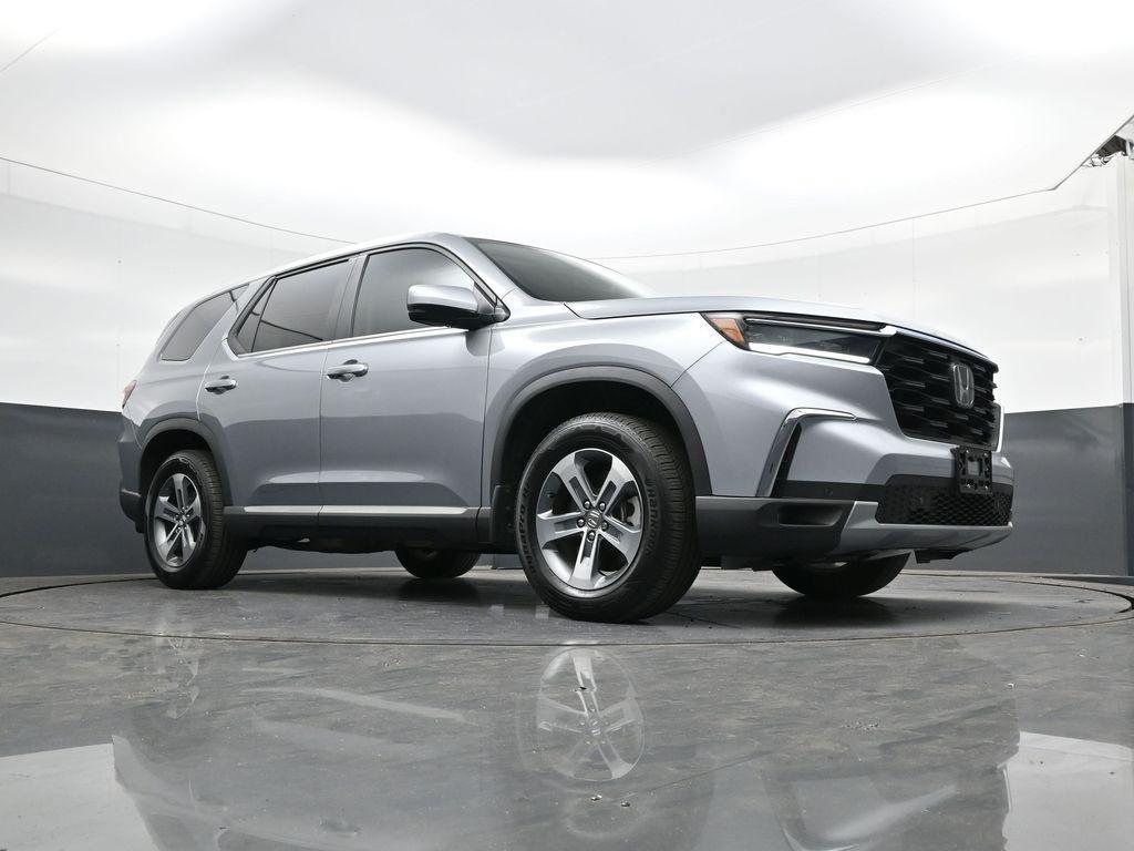 used 2025 Honda Pilot car, priced at $39,190