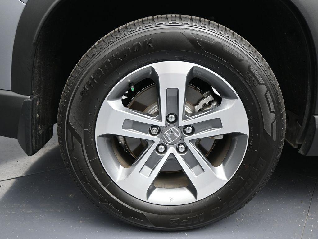 used 2025 Honda Pilot car, priced at $39,190