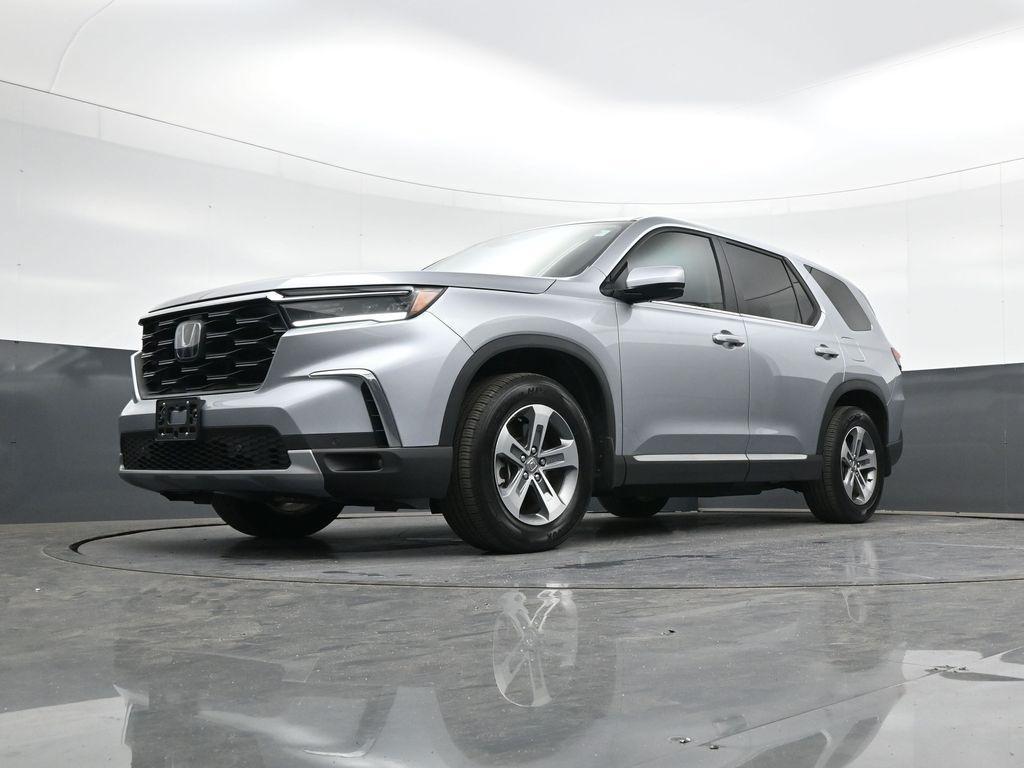 used 2025 Honda Pilot car, priced at $39,190
