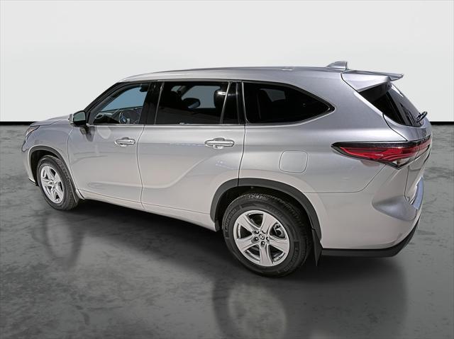 used 2021 Toyota Highlander car, priced at $27,975