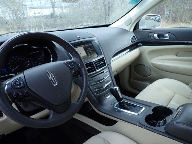 used 2019 Lincoln MKT car, priced at $24,995