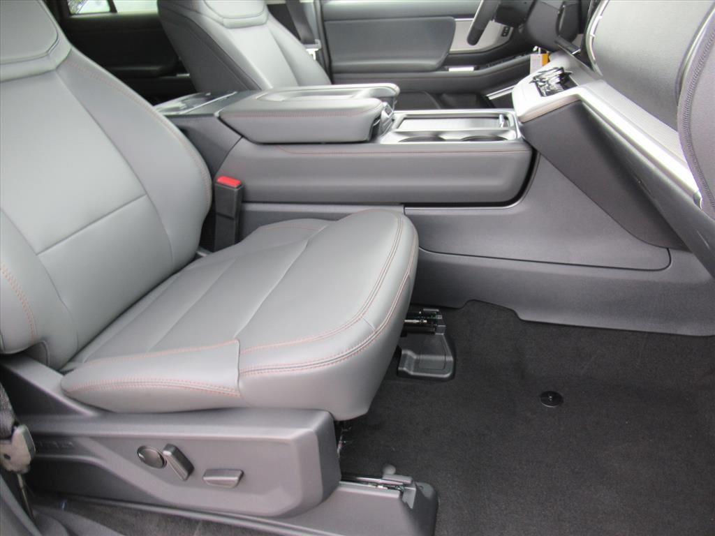 new 2025 Ford Expedition car, priced at $69,840