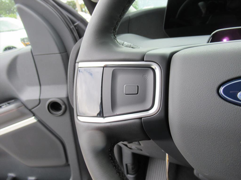 new 2025 Ford Expedition car, priced at $69,840