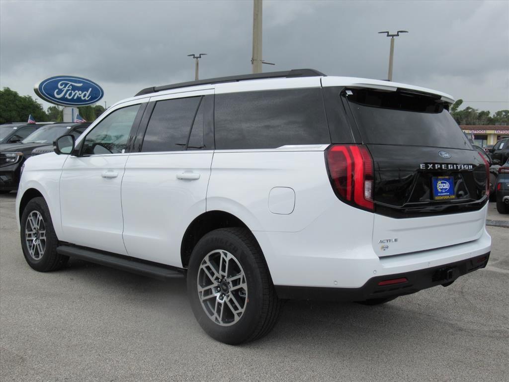 new 2025 Ford Expedition car, priced at $69,840