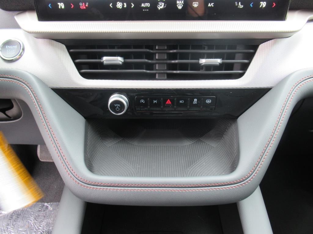 new 2025 Ford Explorer car, priced at $40,598