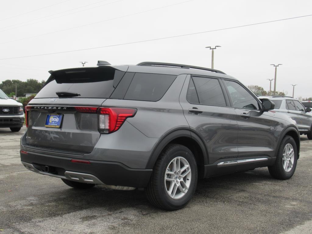 new 2025 Ford Explorer car, priced at $40,598